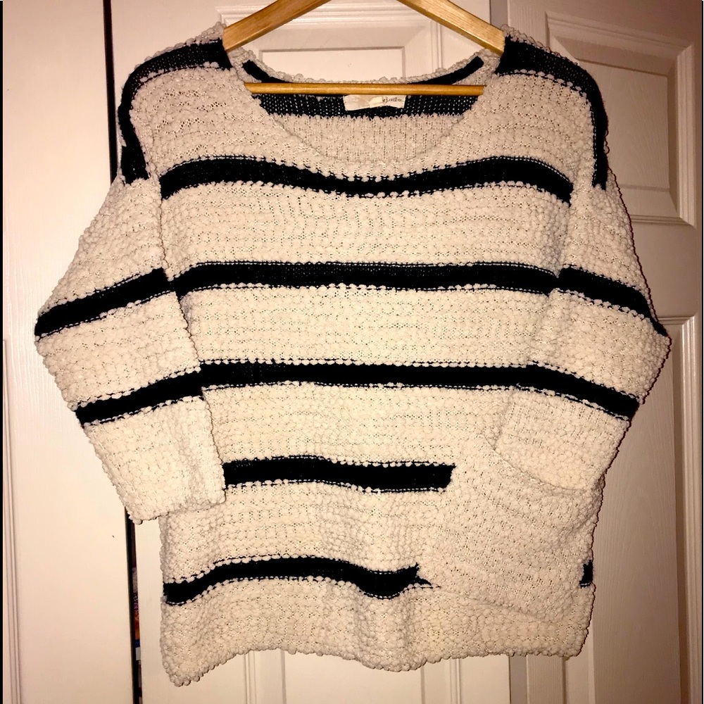❄️ REWIND super-soft sweater sz. XL. 3/4 sleeves, crew neck, and cute pocket!